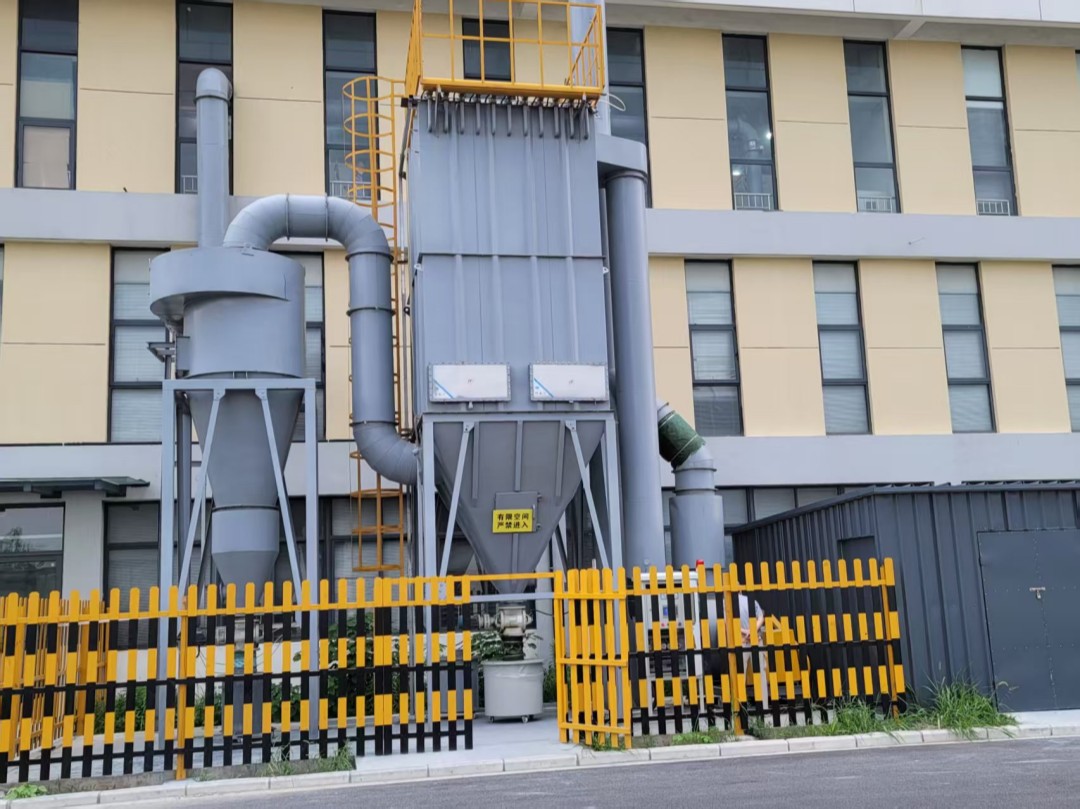 旋风+防爆型布袋脉冲除尘器